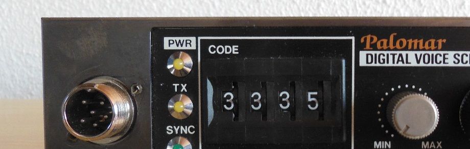 VOICE SCHRAMBLER VS 10000  10000 Codes;Built inn 6pins-chass-+6pins mic-plug;wired for RCI-2950/70/95 series;Built in 3 point channel selector-switch-between-AM-FM-SSB;Contact;
odderiks@online.no